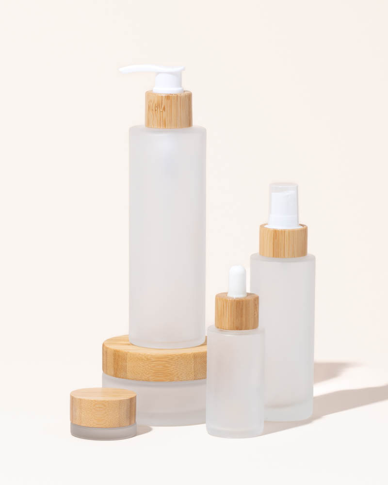 100 mL frosted glass and bamboo spray bottles – product view 2