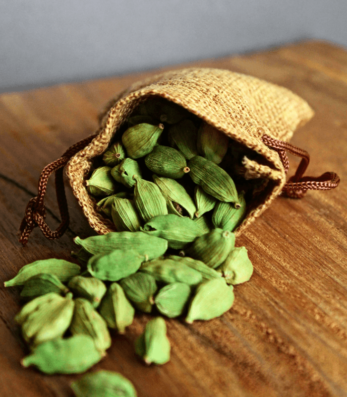 Teakwood and Cardamom fragrance oil product image