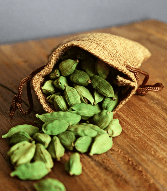 Teakwood and Cardamom fragrance oil product image