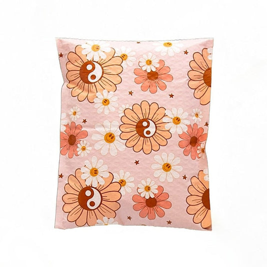Yin Yang Daisy 6.5 by 10 inch bubble mailers